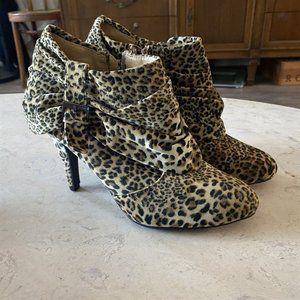 Leopard Print, Slouch Booties with Heel Forever 21 XX1 Size 9